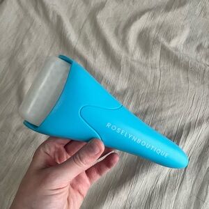 RoselynBoutique Blue Ice Roller